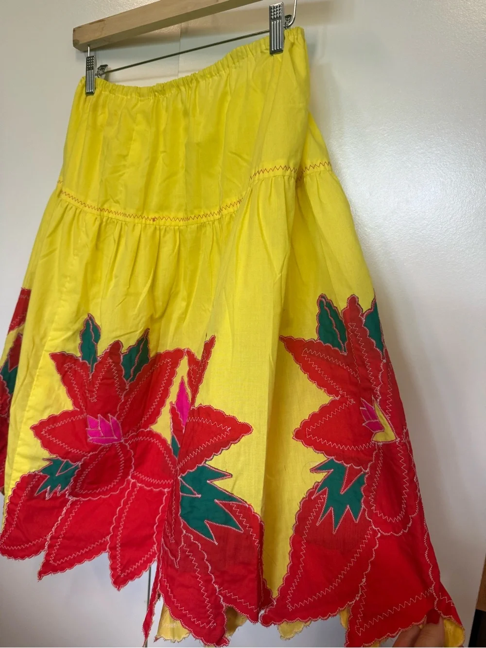 Handmade cotton Floral Midi Skirt with Red Appliqués. Costume. Summer. Boho